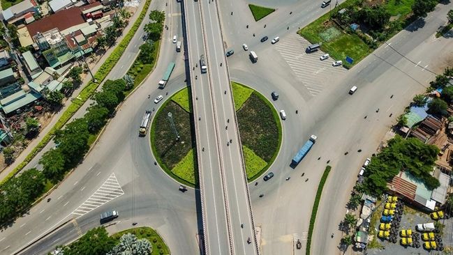 Hàng nghìn tỷ đồng đầu tư vào hạ tầng Bình Chánh giúp nâng tầm vị thế nơi đây trở thành trọng điểm kinh tế.