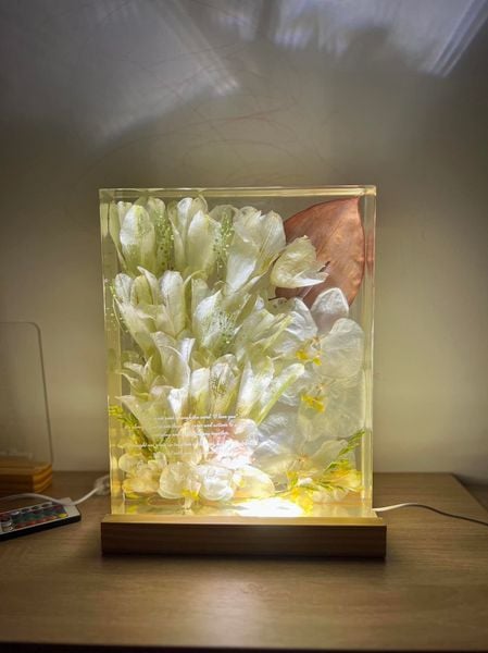 khóa đào tạo nghề tranh khối hoa resin đèn hoa