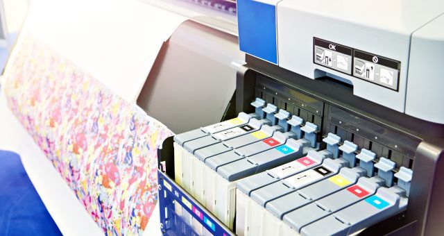 in nhuộm thăng hoa vải đồng phục