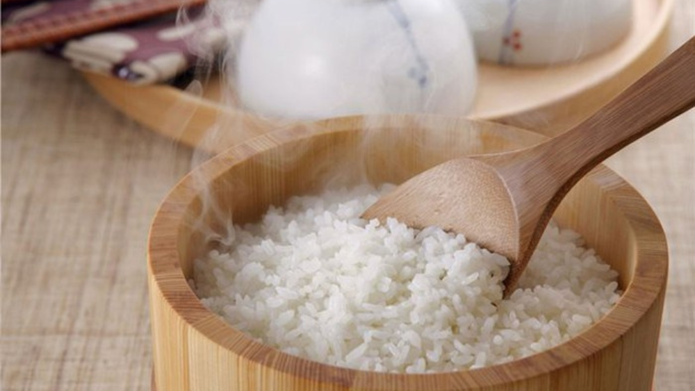 Mách bạn cách nấu cơm cùng với 1 số loại gia vị giúp cơm thơm mềm