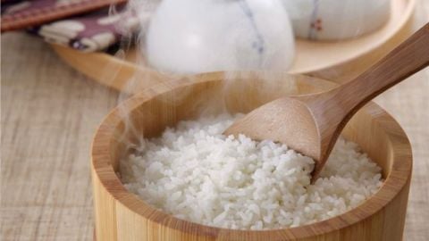 Mách bạn cách nấu cơm cùng với 1 số loại gia vị giúp cơm thơm mềm