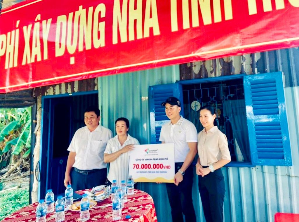 VINAMA TÀI TRỢ 30 SUẤT HỌC BỔNG CHO CÁC HỌC SINH CÓ HOÀN CẢNH KHÓ KHĂN QUẬN 7