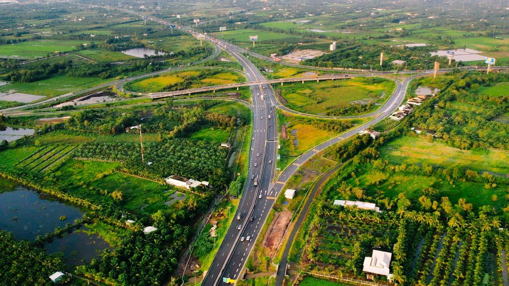 Thuê quảng cáo tại cao tốc Trung Lương: Tăng tốc độ nhận diện thương hiệu