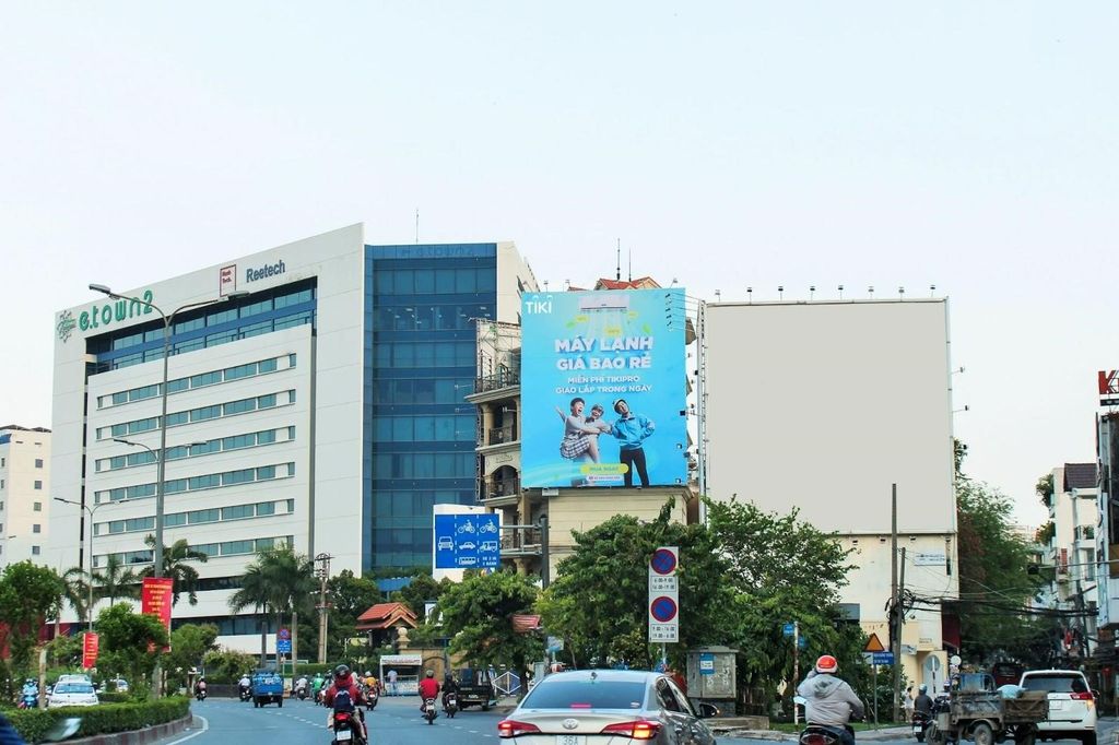 Vị Trí Biển Quảng Cáo Ngoài Trời Hiệu Quả Gần Sân Bay Tân Sơn Nhất