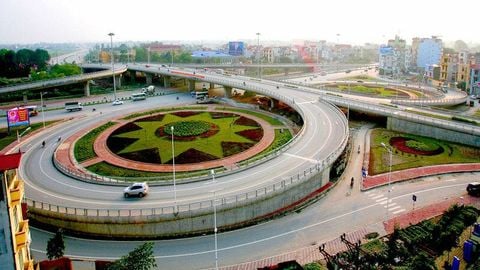 Pano quảng cáo ngoài trời OOH – “Vũ khí” phủ sóng thương hiệu mạnh mẽ tại quận Long Biên