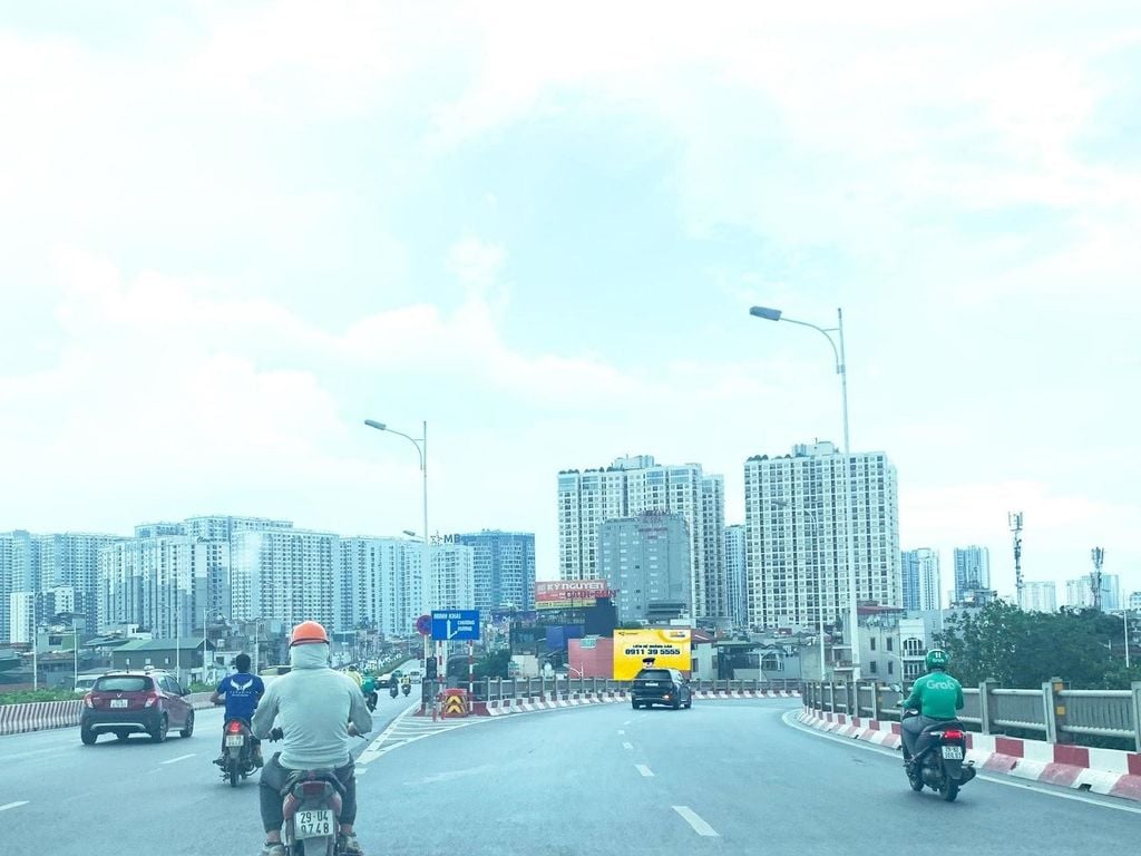 Pano quảng cáo ngoài trời OOH – “Vũ khí” phủ sóng thương hiệu mạnh mẽ tại quận Long Biên.