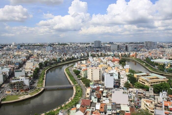 Tăng độ phủ sóng thương hiệu khi thuê billboard Quận Phú Nhuận