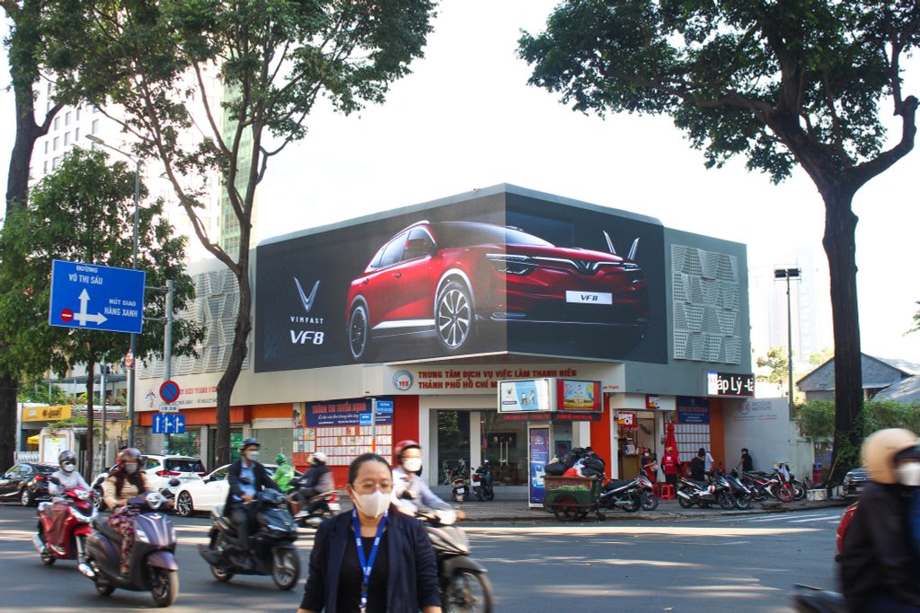 Màn Hình LED Quảng Cáo, Billboard Hay Pano? Đâu Là Giải Pháp Quảng Cáo Ngoài Trời Tối Ưu?