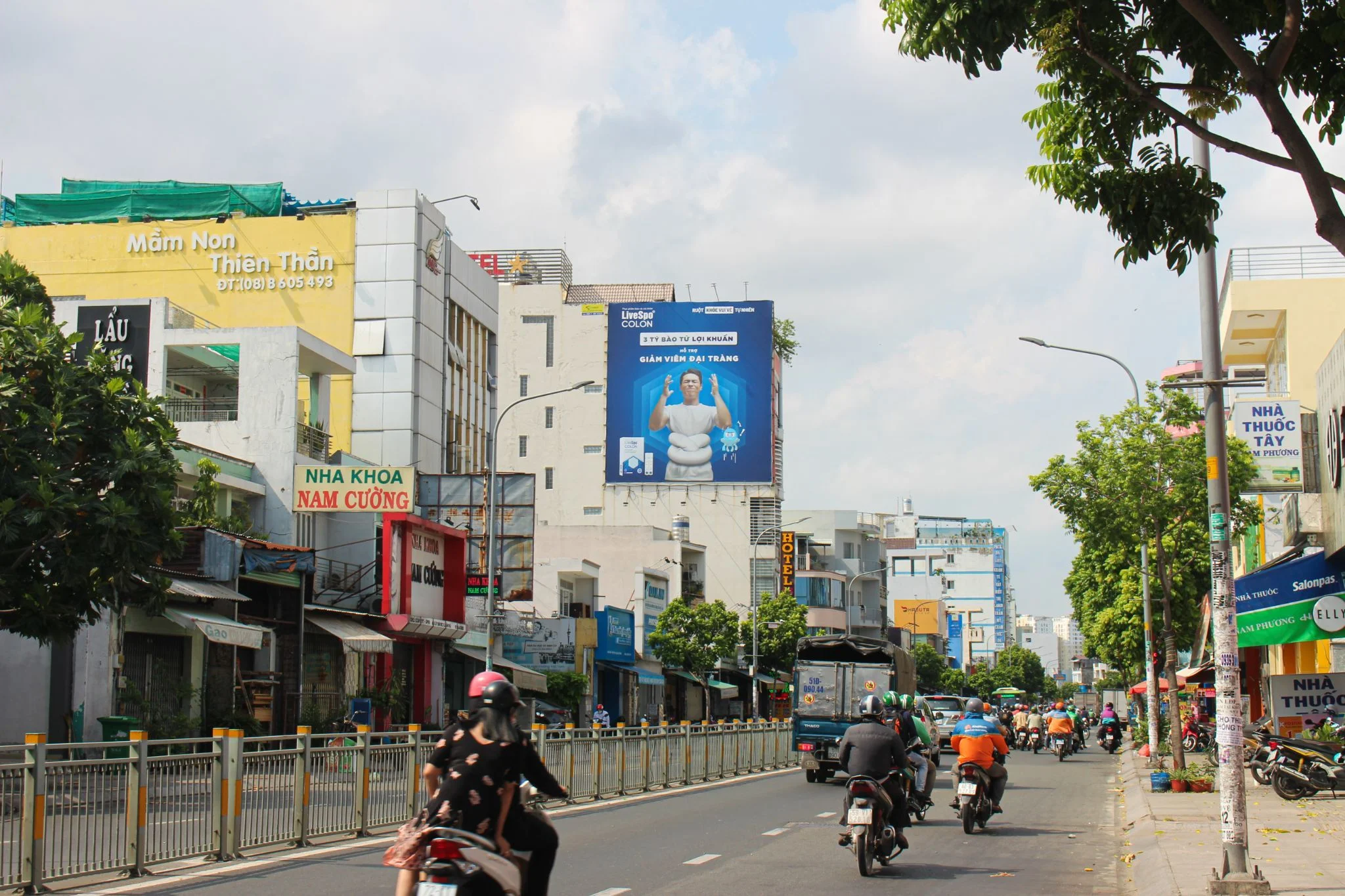 Nâng tầm thương hiệu với biển quảng cáo Quận Tân Phú