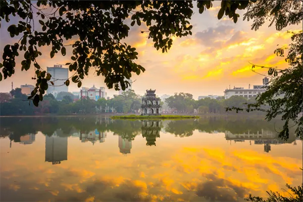 Hoàn Kiếm – 