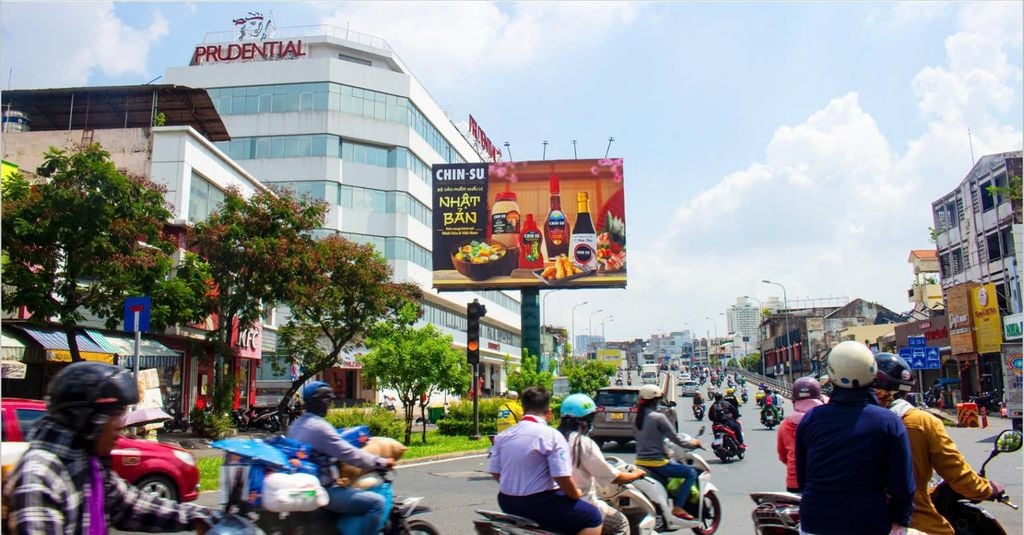 Lợi thế chiến lược khi thương hiệu đầu tư quảng cáo tại Quận 8