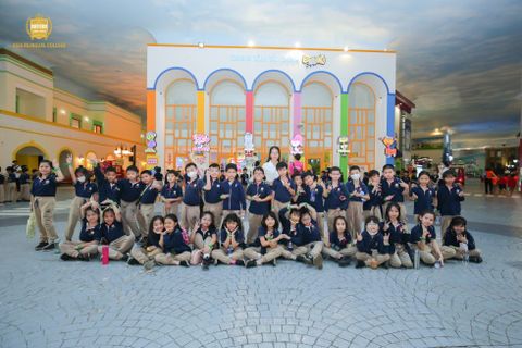 CÁC BÉ TRƯỜNG TIỂU HỌC ABC KHÁM PHÁ VIETOPIA