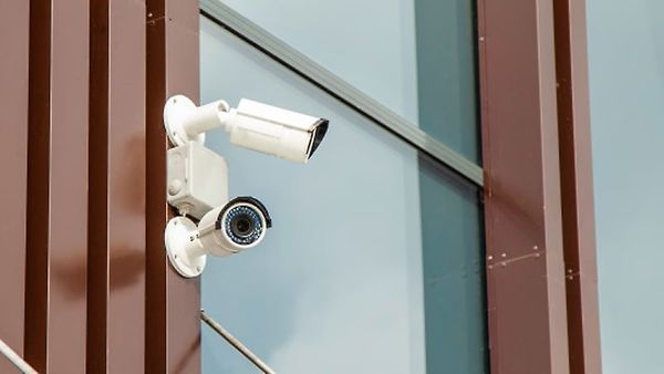 Camera-thong-minh-long-hoang-security