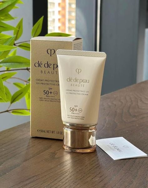 Kem chống nắng Clé De Peau Beauté UV Protective Cream 50ml