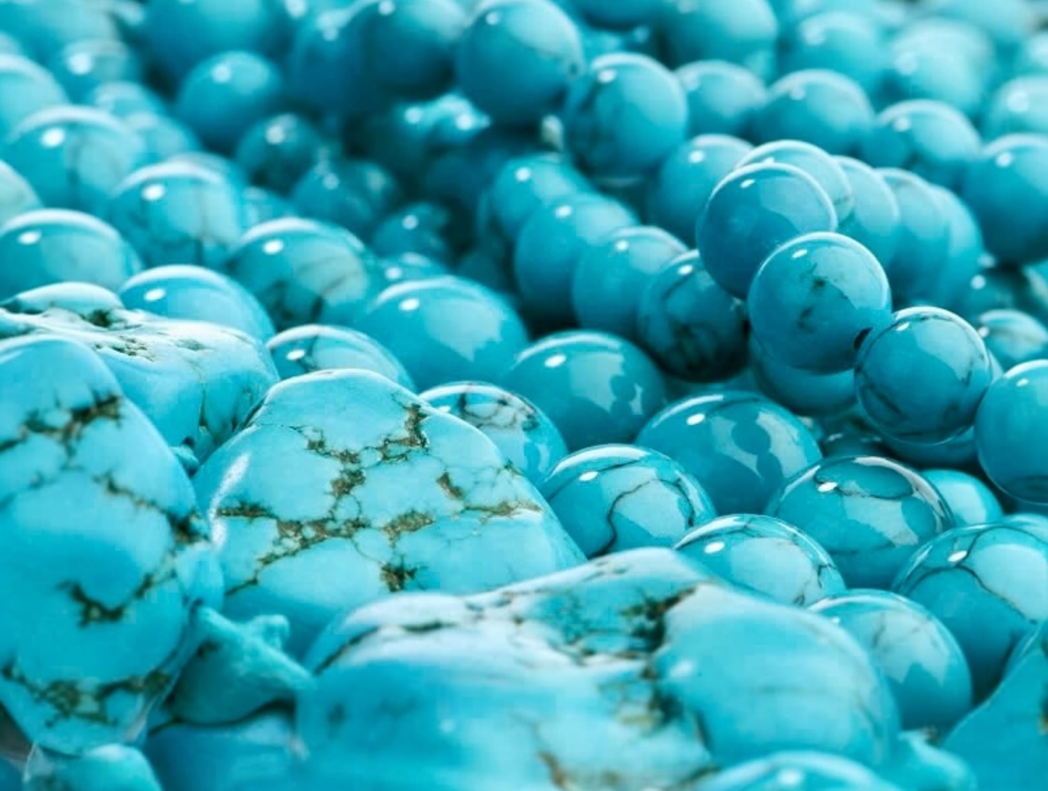Đá Lam Ngọc (Turquoise) Là Gì? Ý Nghĩa Và Công Dụng Của Đá Lam Ngọc