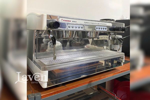 Faema E98 RE A2 máy pha cà phê espresso chuyên nghiệp