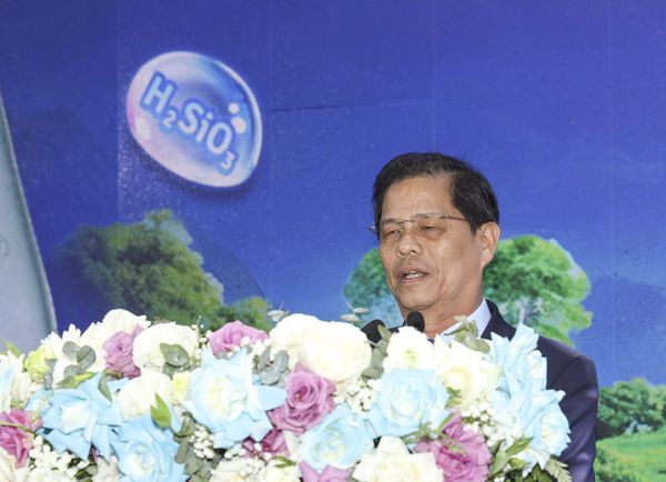Chủ tịch tỉnh dự kỉ niệm 35 năm Công ty CP nước khoáng Khánh Hòa