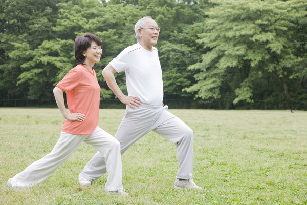 Người cao tuổi có nguy cơ cao mắc các bệnh mãn tính.