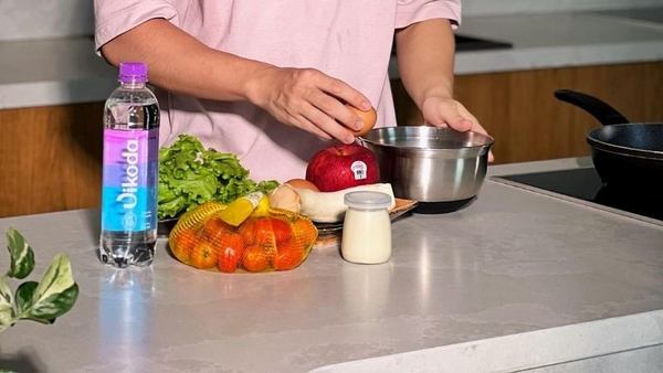 Ngoài dùng trực tiếp, người tiêu dùng có thể sử dụng nước khoáng kiềm thiên nhiên để sơ chế thực phẩm.
