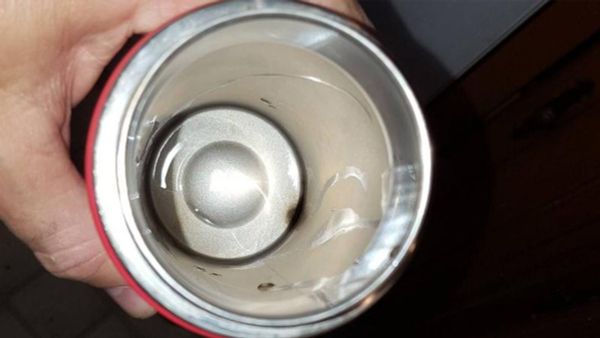 Bình giữ nhiệt bị rỉ sét có dùng được nữa không?