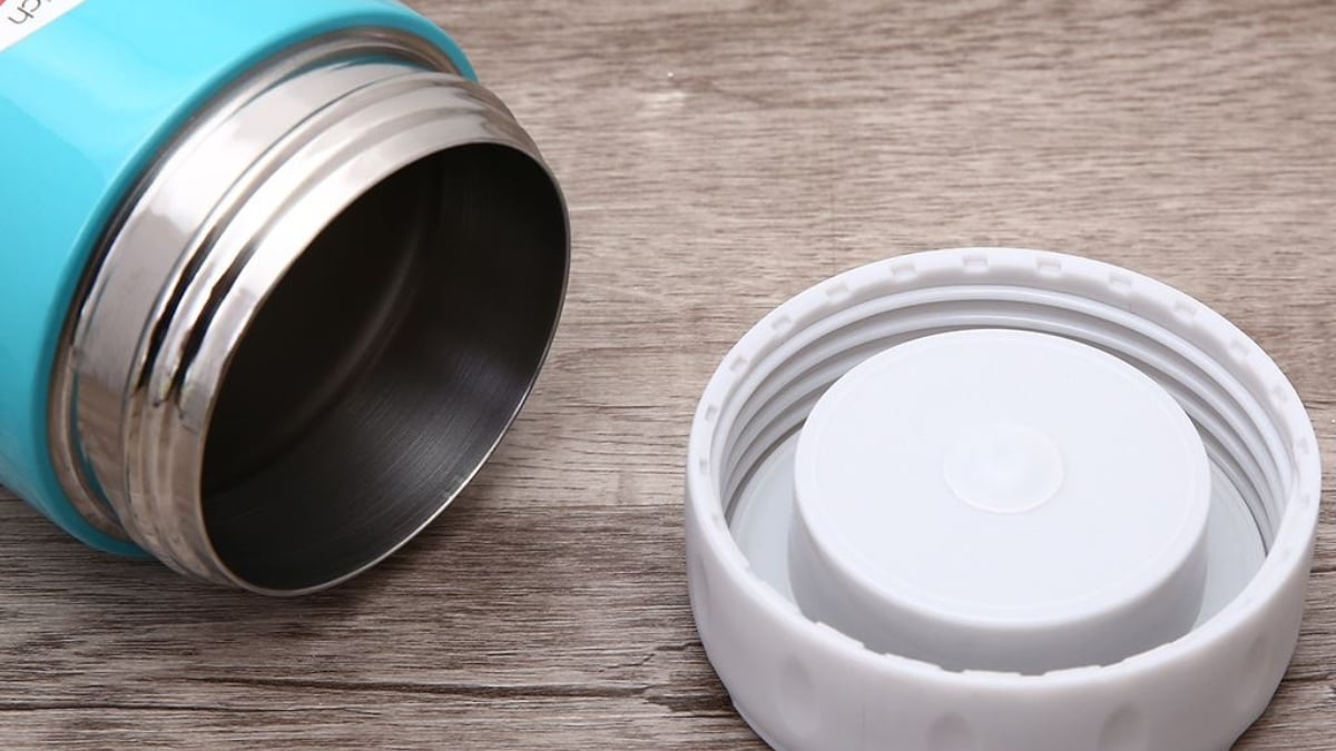 Nắp bình giữ nhiệt bị kẹt: Nguyên nhân và 5 cách xử lý hiệu quả tại nhà