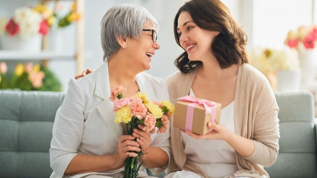 Quà sinh nhật mẹ – Gợi ý 15+món quà ý nghĩa dành cho người mẹ yêu quý
