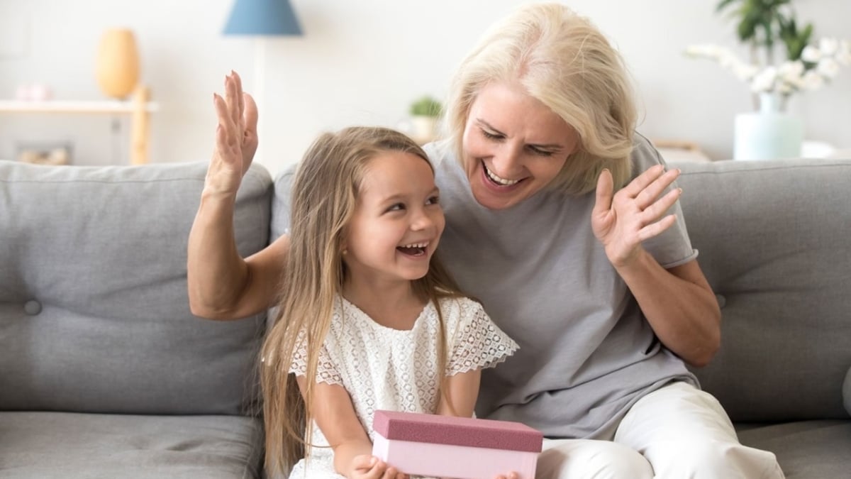 Top 24 quà tặng 1/6 cho bé trai, bé gái ý nghĩa và độc đáo