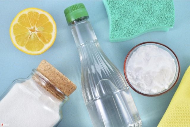 Cách tẩy áo trắng bằng chanh và giấm ăn nhanh chóng