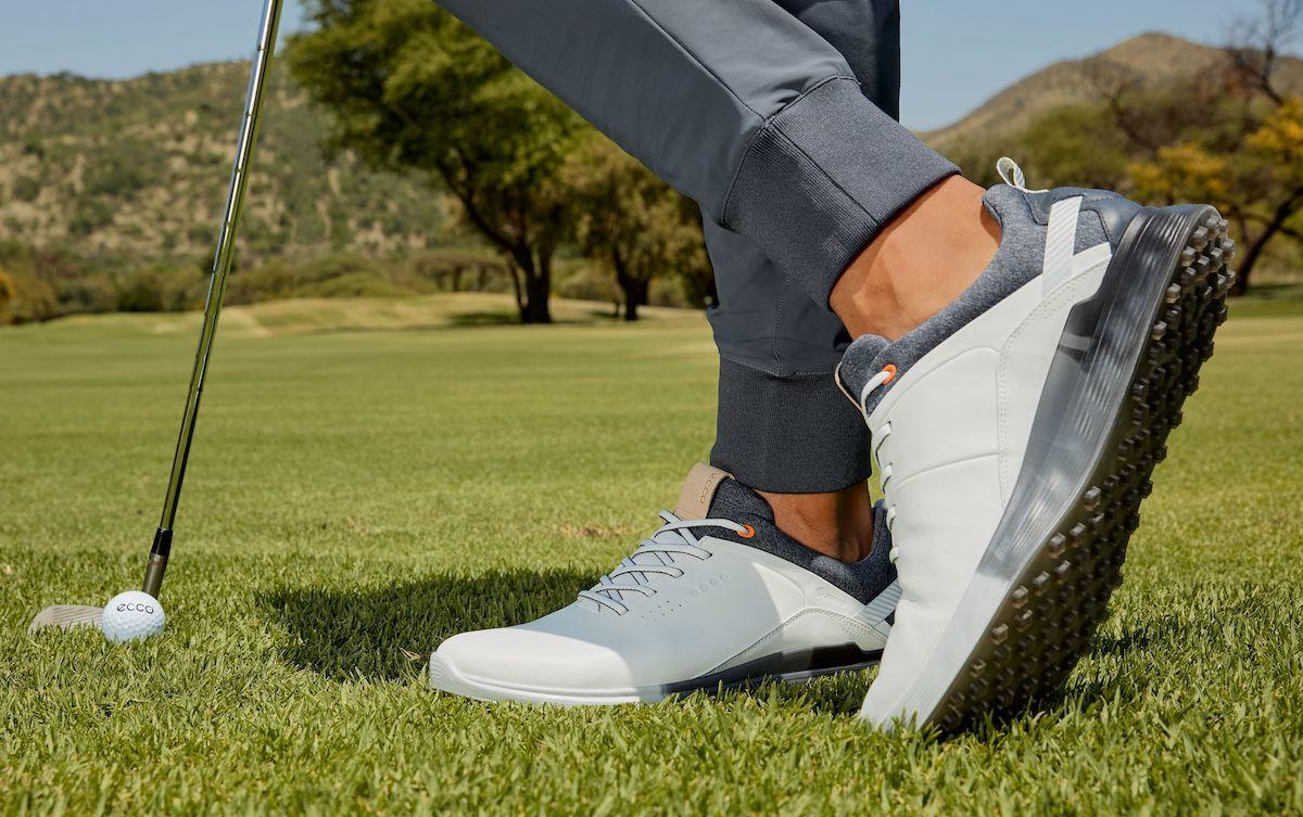 Giày golf: Tiêu chí lựa chọn & Top mẫu giày TỐT 2022