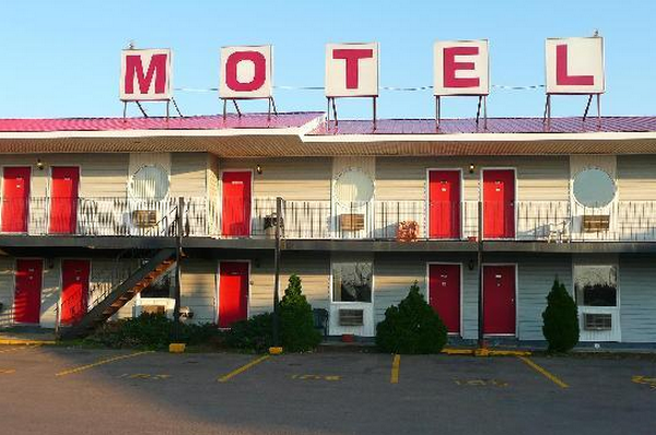 Motel là gì? So sánh sự khác nhau giữa Motel và Hotel