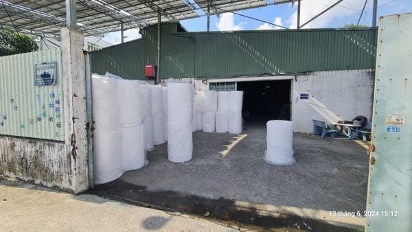 Cuộn xốp hơi Ecopack khổ lớn dùng bọc hàng chống sốc