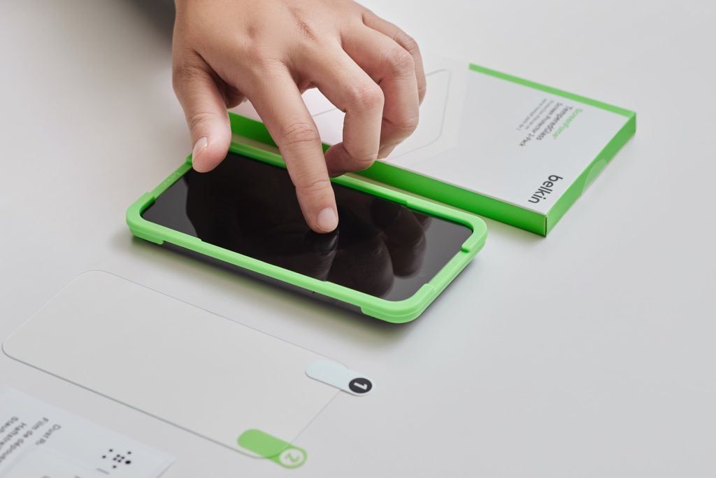 Vì sao cần trang bị kính cường lực cho iPhone?