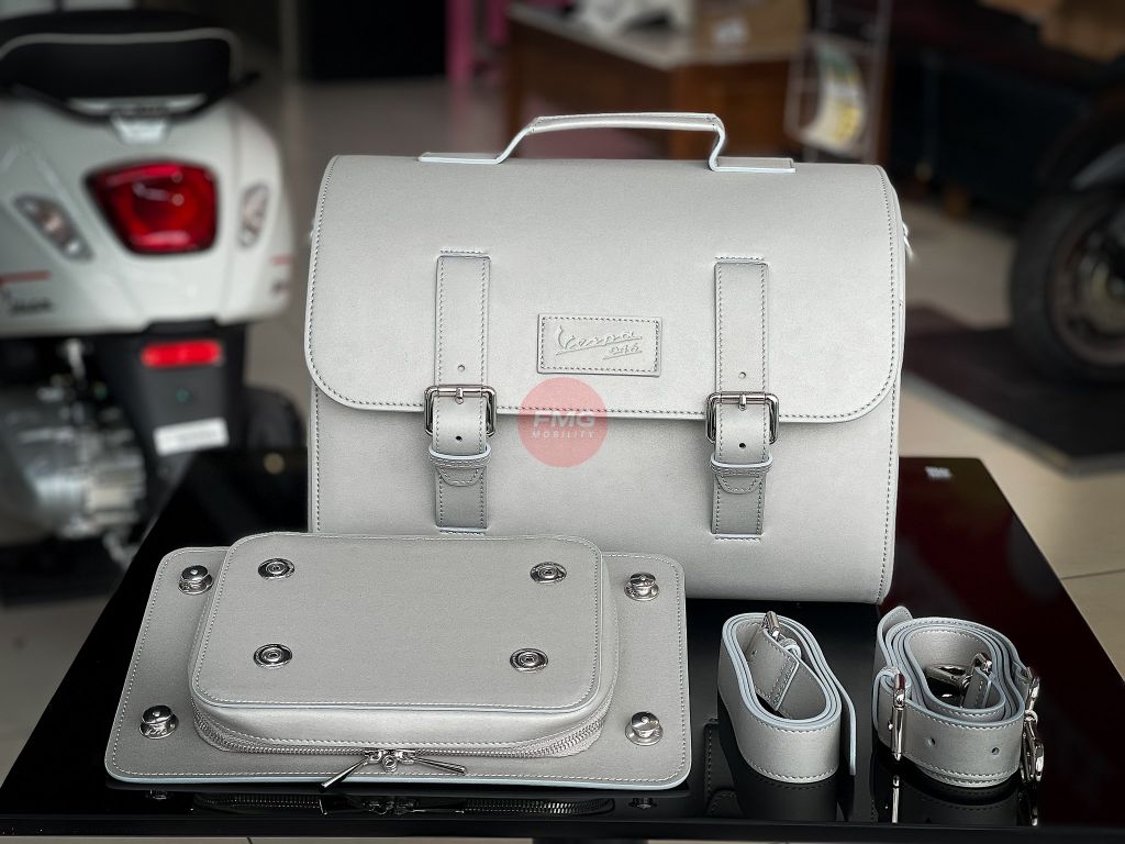 Túi Da Sau Vespa 946 Snake Cao Cấp 30 Lít - 1B012501 tại FMG Mobility | Motoplex Hanoi