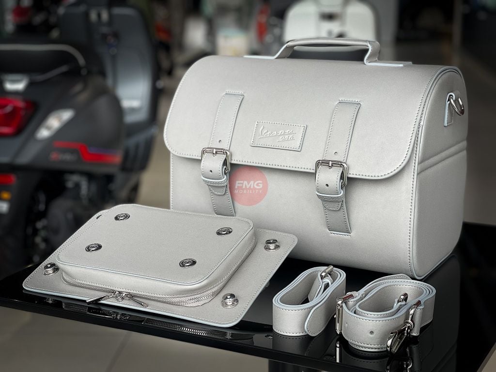 Túi Da Sau Vespa 946 Snake Cao Cấp 30 Lít - 1B012501 tại FMG Mobility | Motoplex Hanoi