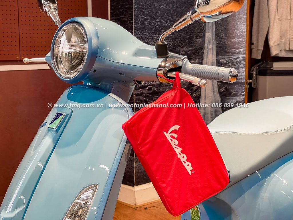 Áo Mưa Vespa chính hãng tại FMG Mobility | Motoplex Hanoi