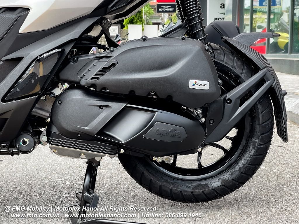 Aprilia SR GT 200 trang bị động cơ 174 cc mới, xi-lanh đơn, 4 thì, 4 van cho công suất cực đại 13kW (17,4 mã lực)