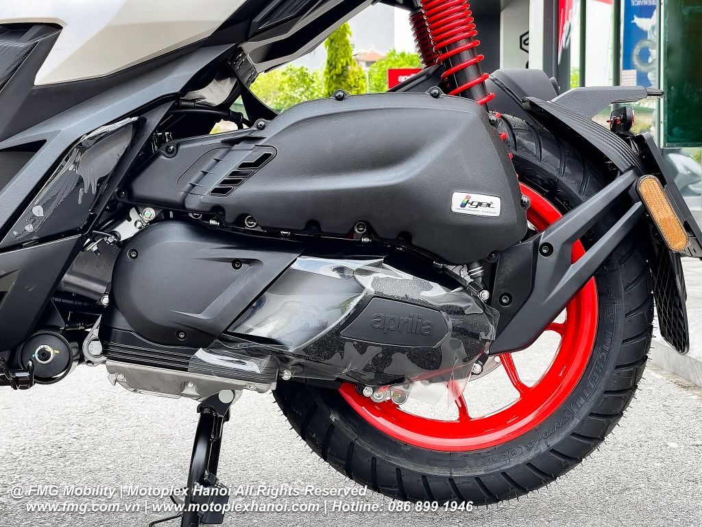 Aprilia SR GT 200 Sport trang bị động cơ 174 cc mới, xi-lanh đơn, 4 thì, 4 van cho công suất cực đại 13kW ( 17,4 mã lực)