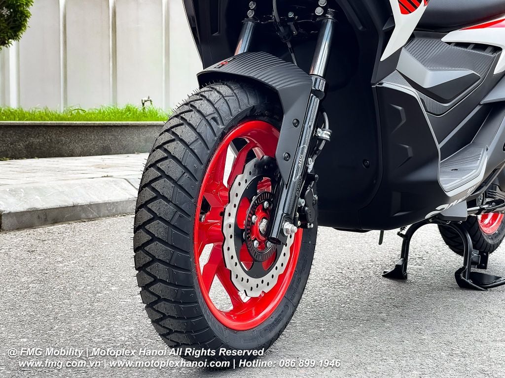 Lốp không săm đa địa hình Michelin Anakee Street 2 trên Aprilia SR GT 200 Sport