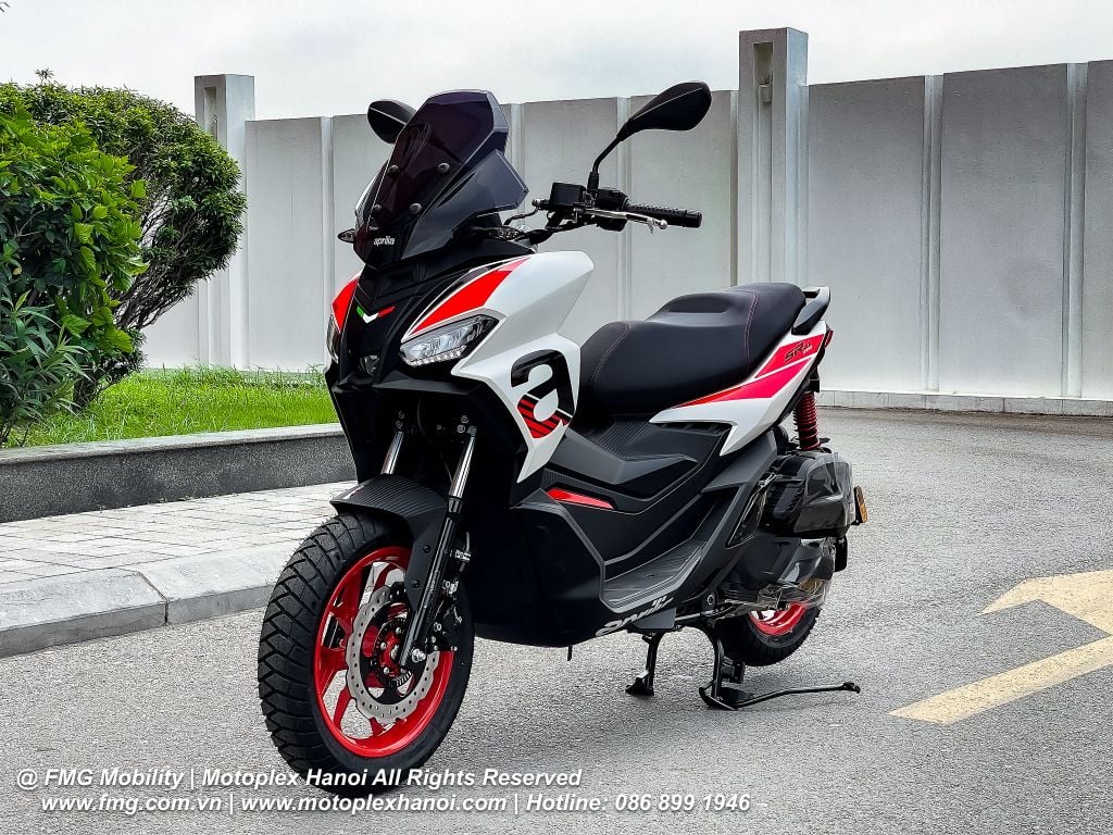 Khoảng sáng gầm của SR GT 200 Sport là 17,5cm, giúp xe trở nên nhanh nhẹn, linh hoạt trên đường