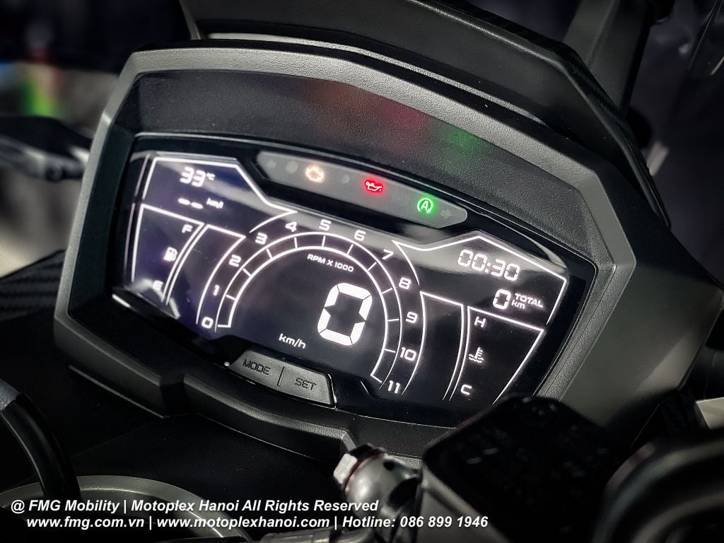 Bảng đồng hồ LCD tân tiến cỡ lớn trên Aprilia SR GT 200 Sport
