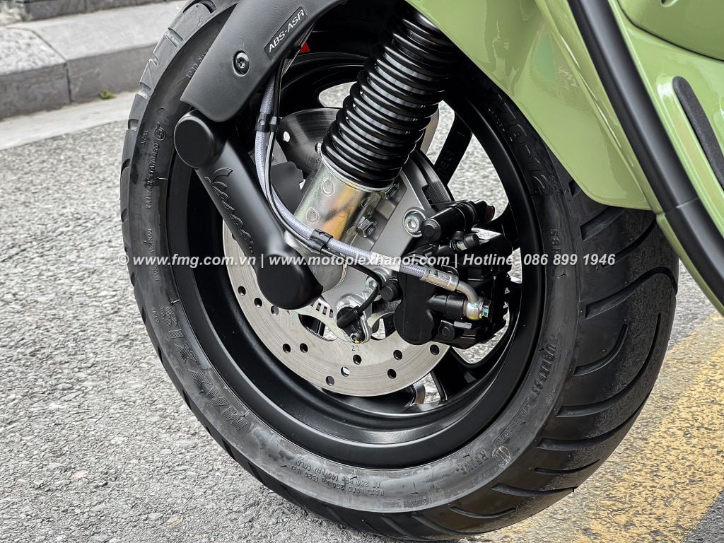 Hệ thống chống bó cứng phanh ABS 2 kênh được trang bị trên 2 bánh trước sau cùng kiểm soát lực bám ASR