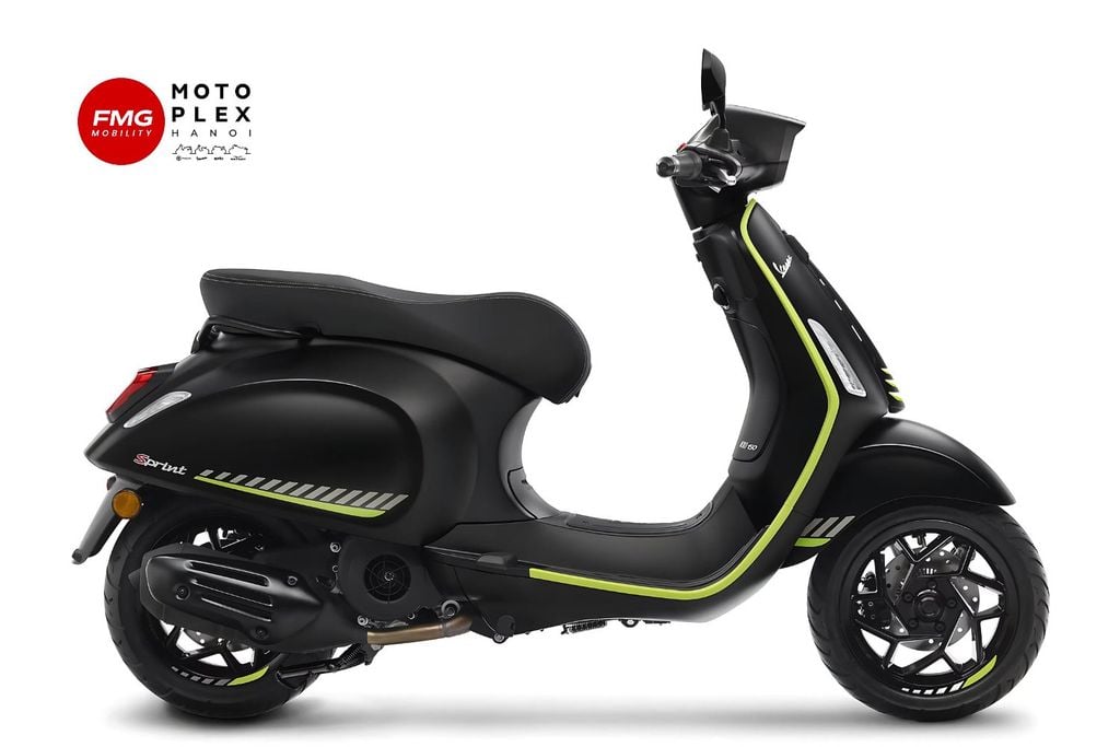 Vespa Sprint Tech 2025 màu Black Convinto (Đen mờ huyền bí)