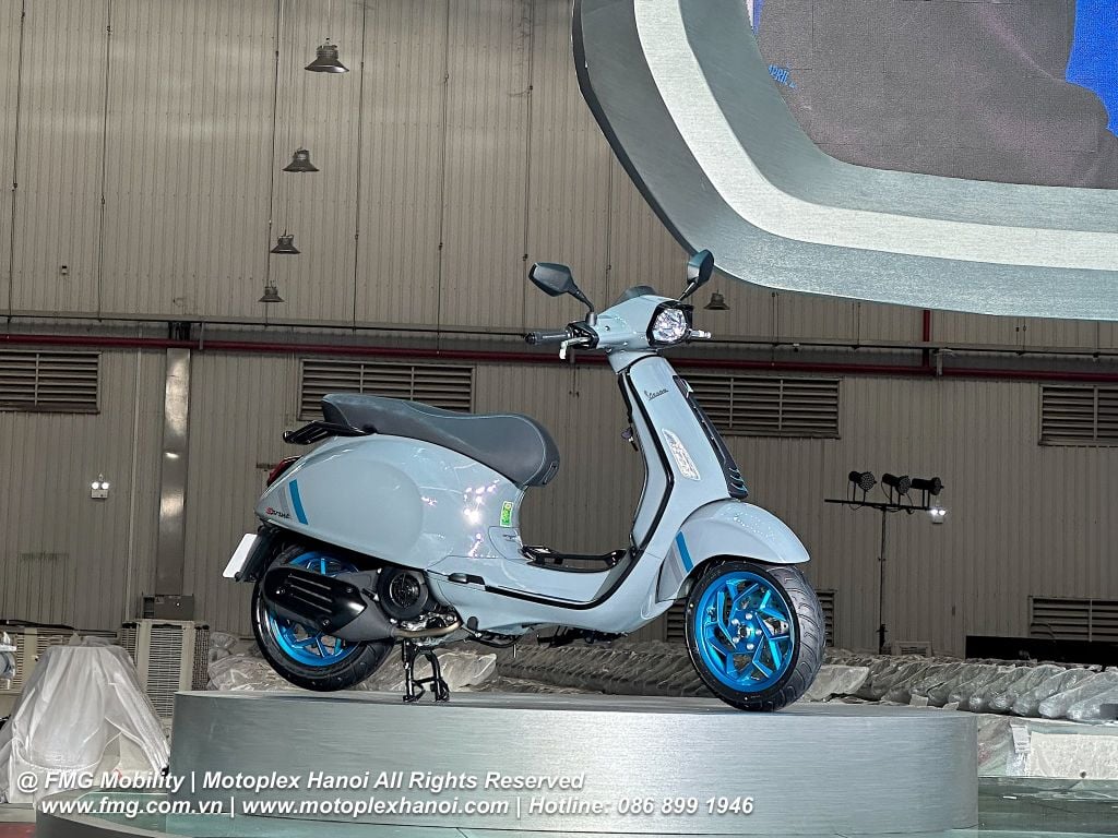 Vespa Sprint 2025 trong lễ ra mắt tại Piaggio Việt Nam