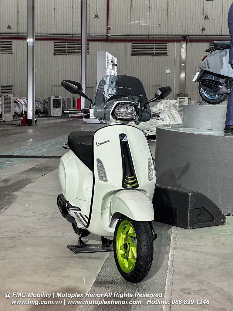 Vespa Sprint 2025 trong lễ ra mắt tại Piaggio Việt Nam
