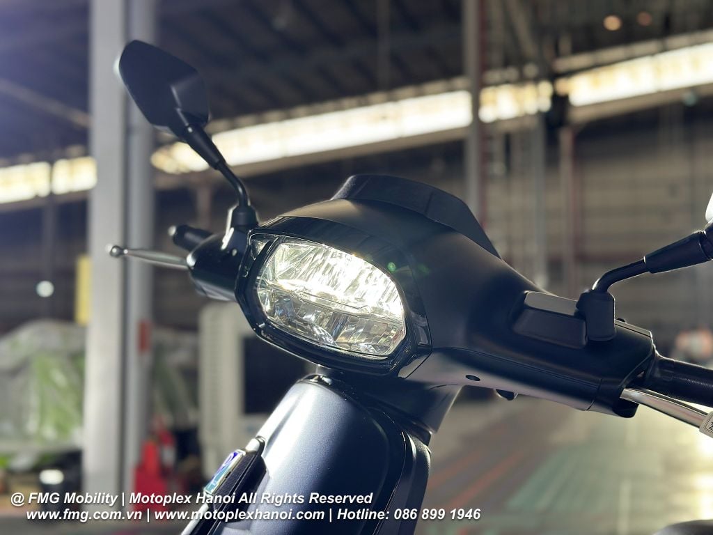 Hệ thống đèn LED trên Vespa Sprint 2025