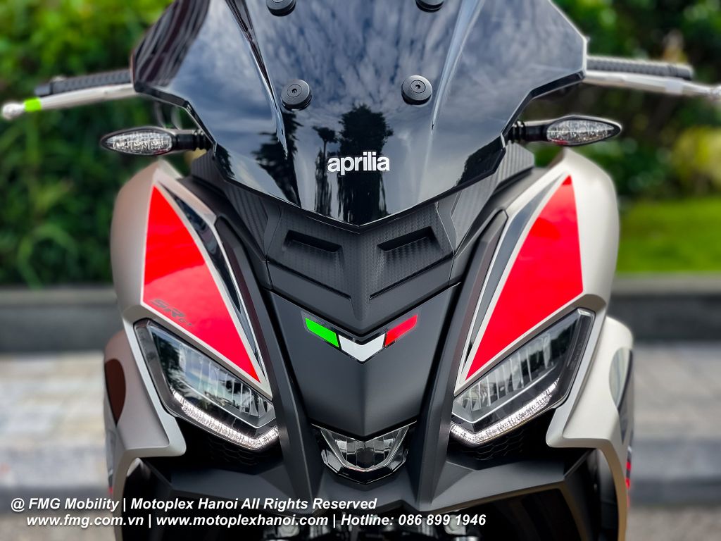 Hệ thống đèn Full LED ( trước và sau) trên Aprilia SR GT 200 2025 tự thích nghi theo điều kiện ánh sáng