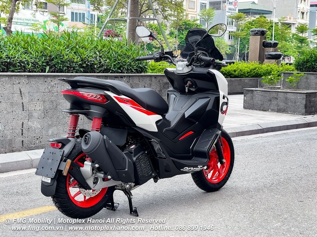 Aprilia SR GT 200 Sport 2025 thước tổng thể 1920 x 765 x 1295 mm, chiều cao yên 799 mm và khoảng sáng gầm 175 mm