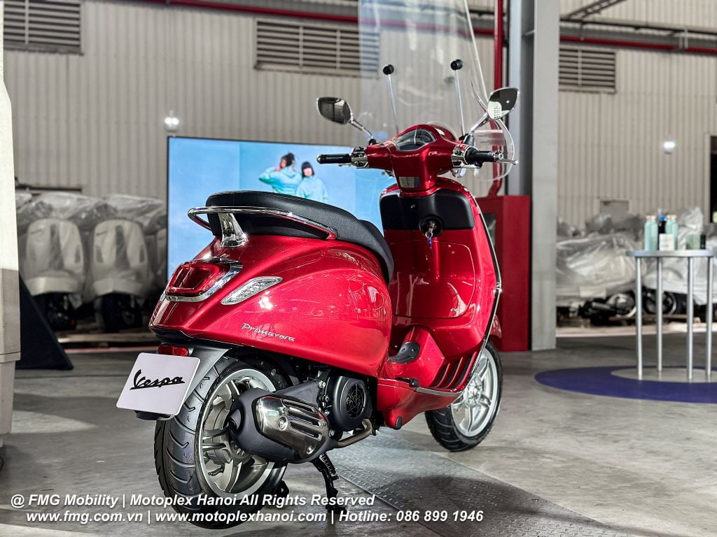 Hình Ảnh Vespa Primavera 2025 trong sự kiện ra ,mắt tại Piaggio Việt Nam