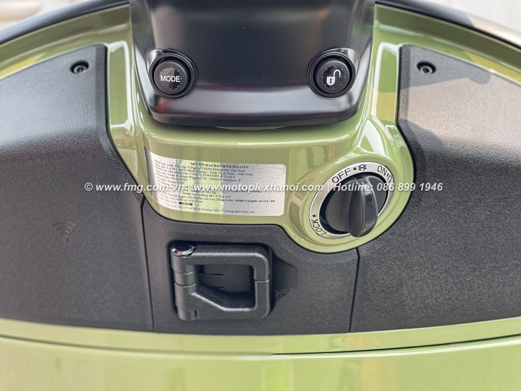 Chìa khóa thông minh (Keyless) – Khởi động, khóa/mở xe không cần chìa.