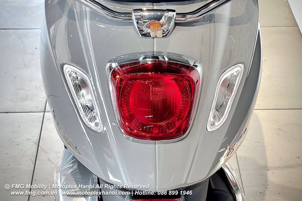 Cụm đèn hậu Vespa Sprint 125 thiết kế Led hiện đại, tăng tính thẩm mỹ và an toàn